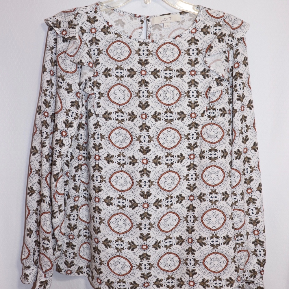 LOFT FLORAL RUFFLE SHELL BLOUSE